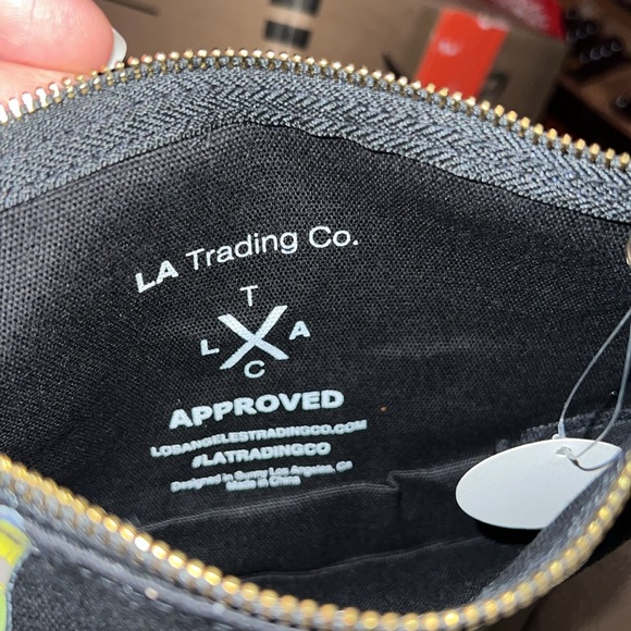 Los Angeles Trading Company - The Perfect Pouch - Picture 3 of 4